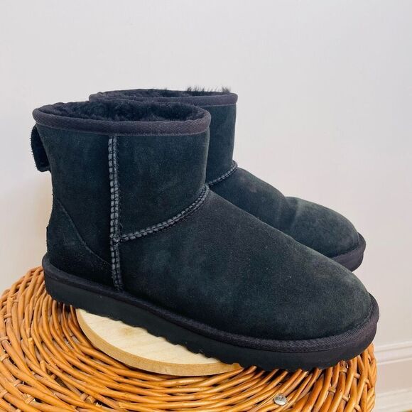 UGG Classic Mini II Black Suede Leather Slip On Ankle Boots Womens 8 US 6 UK - Picture 9 of 9